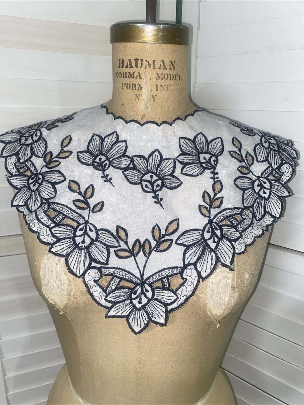 Vintage Neck Dicky Shawl Neck Collar MCM Handmade Embroidered
